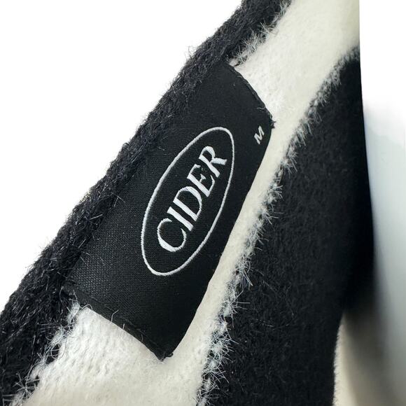 Cider Cropped Sweater Top Womens Size Medium Chain Straps Colorblock Black White - Picture 9 of 9